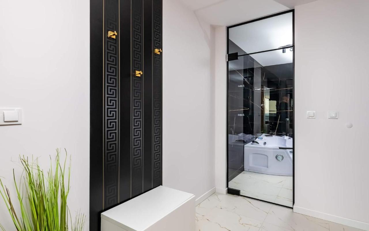 Loveroom Panorama Park Jacuzzi Bialystok Exterior photo