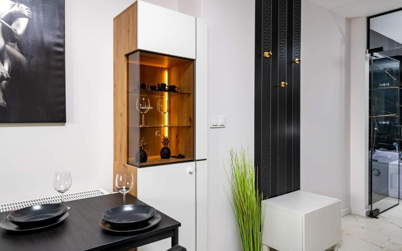 Loveroom Panorama Park Jacuzzi Bialystok Exterior photo